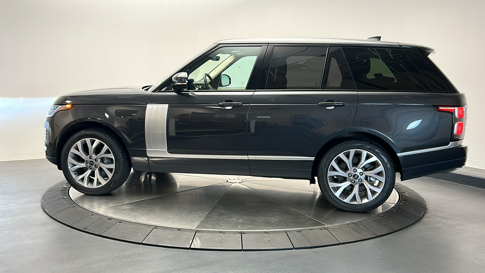 2022 Land Rover Range Rover Westminster 2