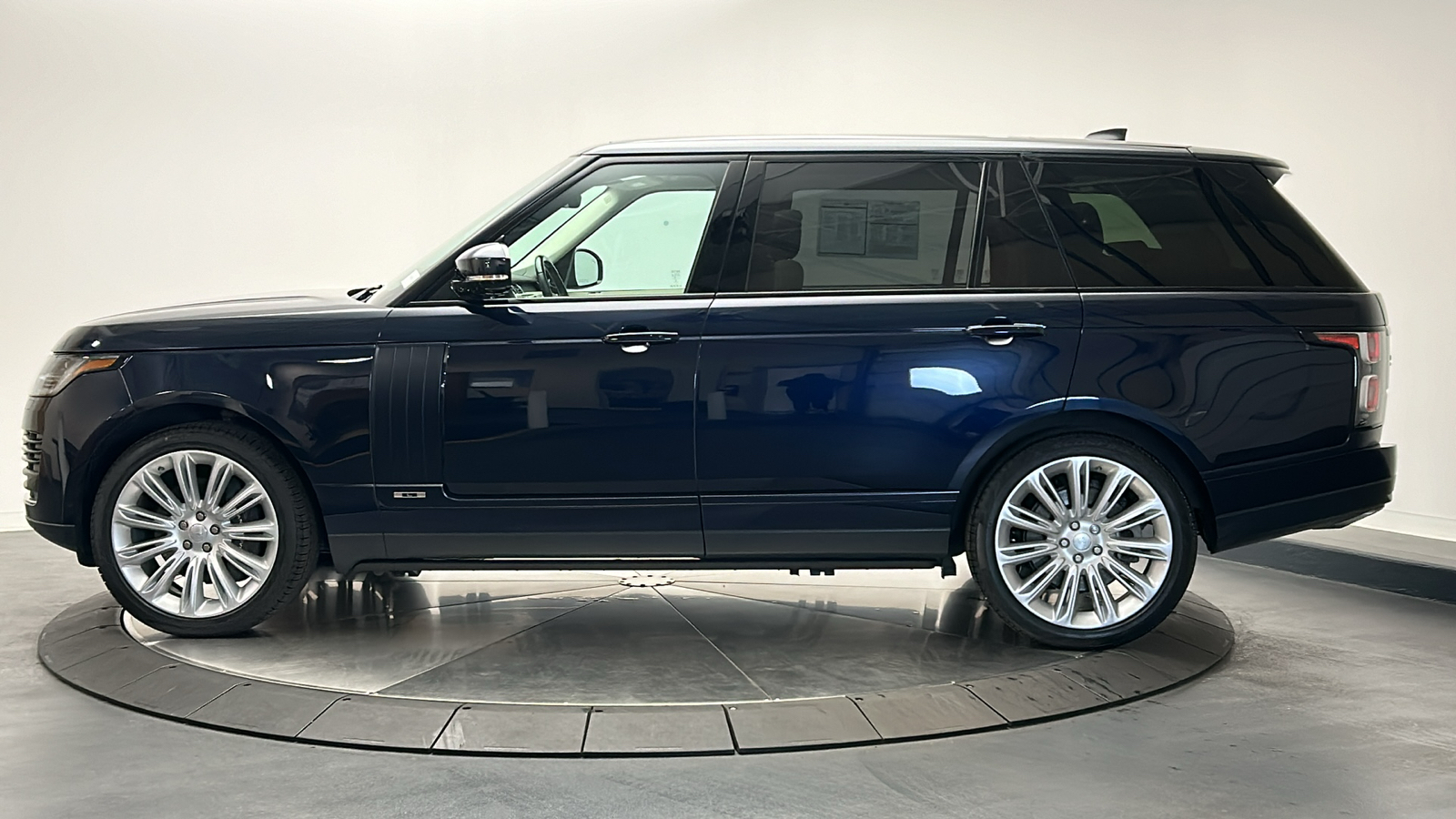 2020 Land Rover Range Rover Supercharged 2