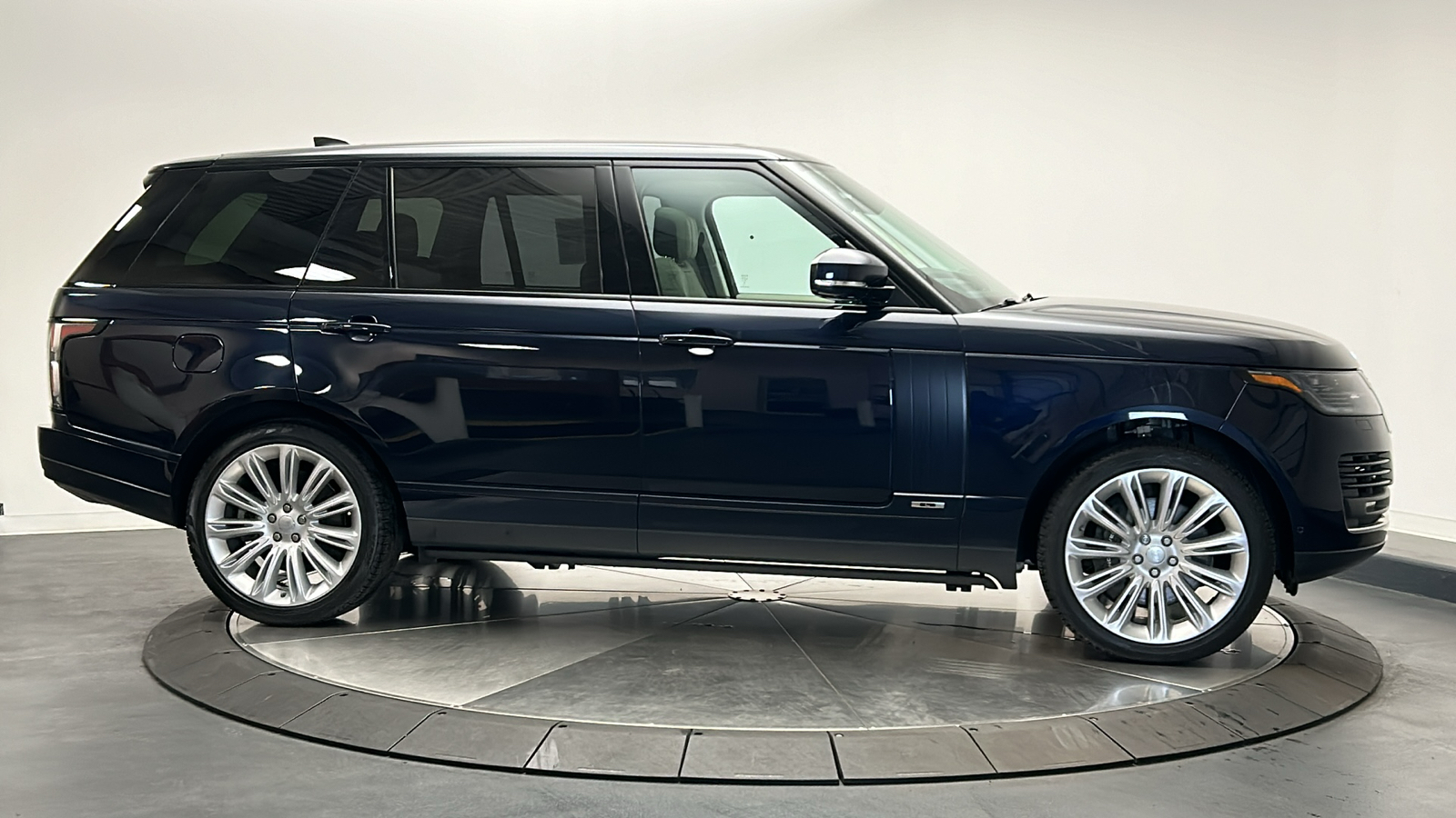 2020 Land Rover Range Rover Supercharged 6