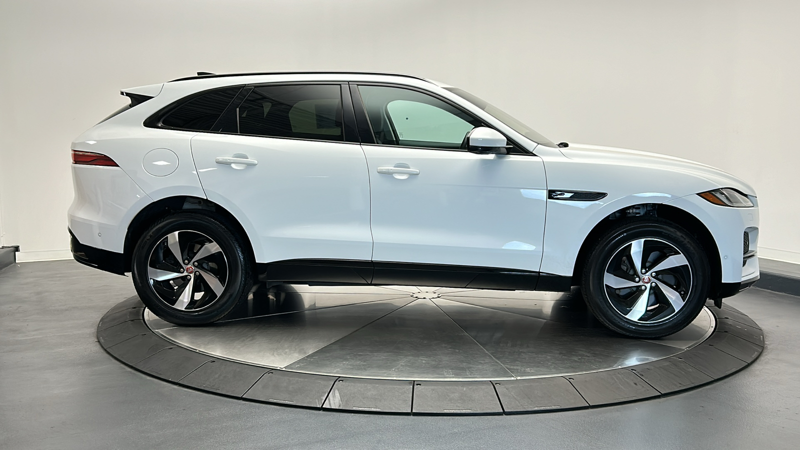 2021 Jaguar F-PACE S 6