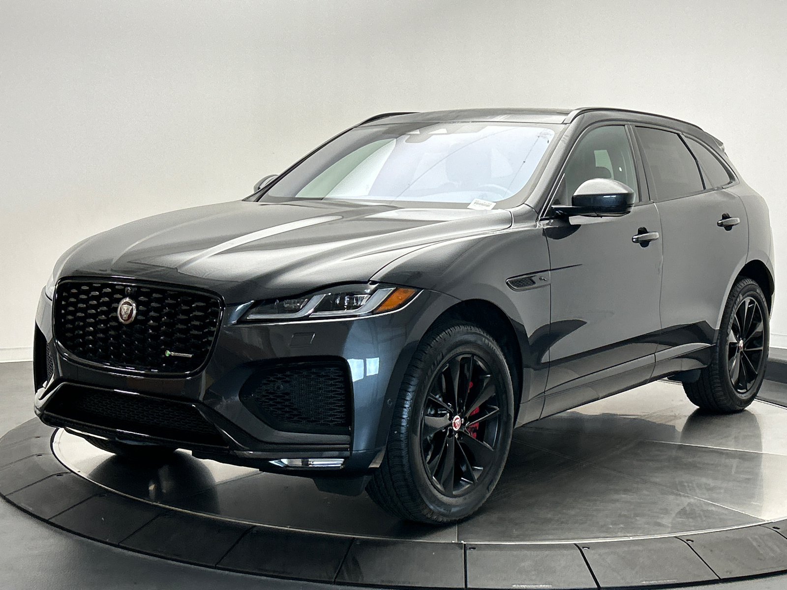 2021 Jaguar F-PACE P400 R-Dynamic S 1