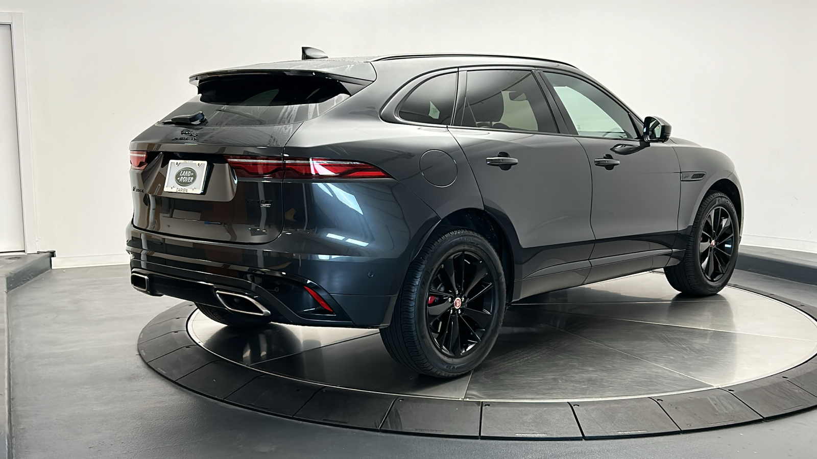 2021 Jaguar F-PACE P400 R-Dynamic S 5