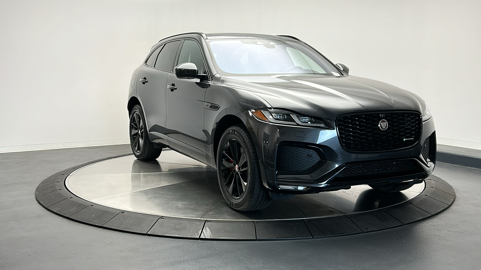 2021 Jaguar F-PACE P400 R-Dynamic S 7