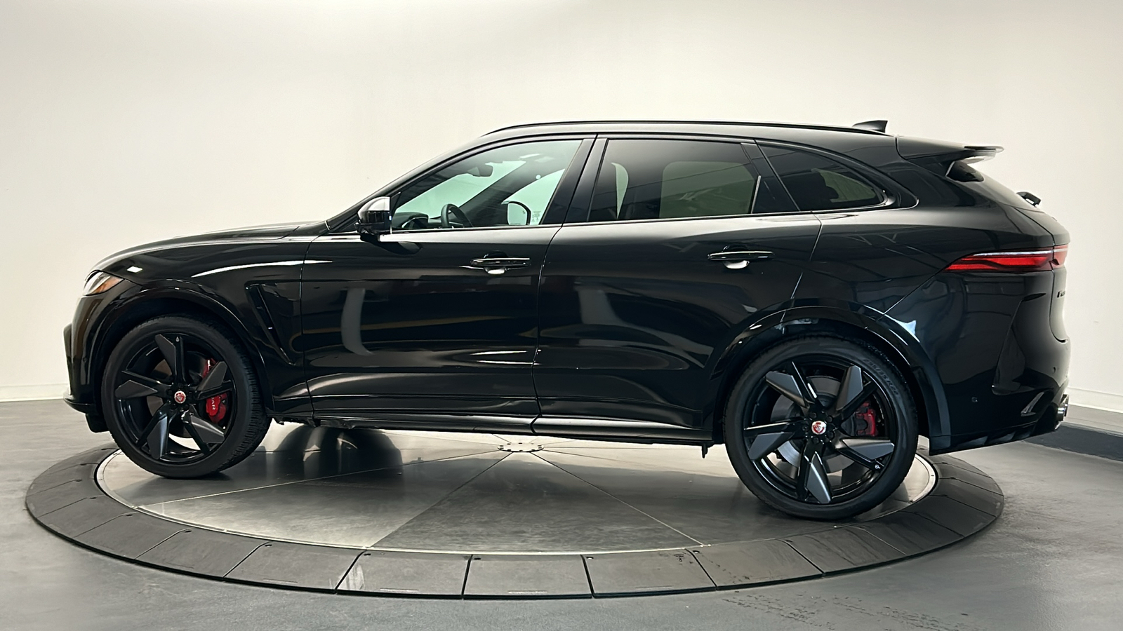 2022 Jaguar F-PACE SVR 2