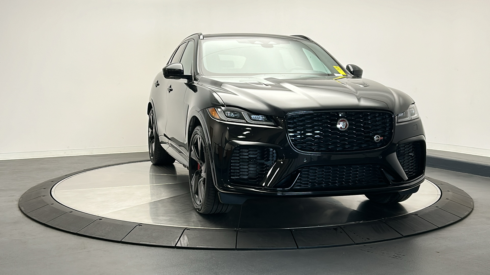 2022 Jaguar F-PACE SVR 7