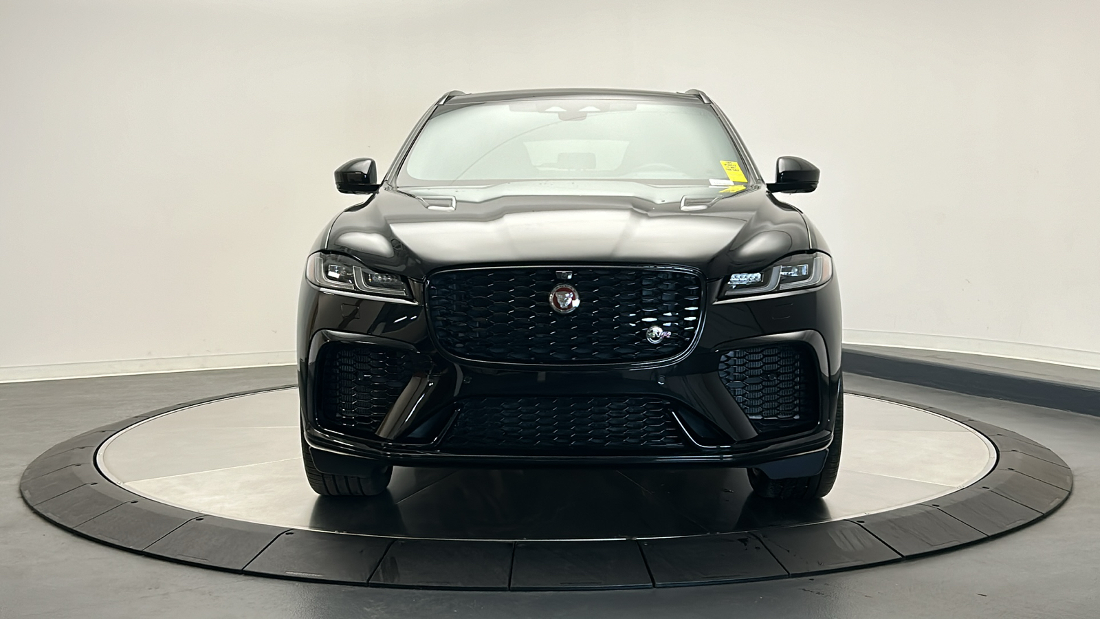 2022 Jaguar F-PACE SVR 8