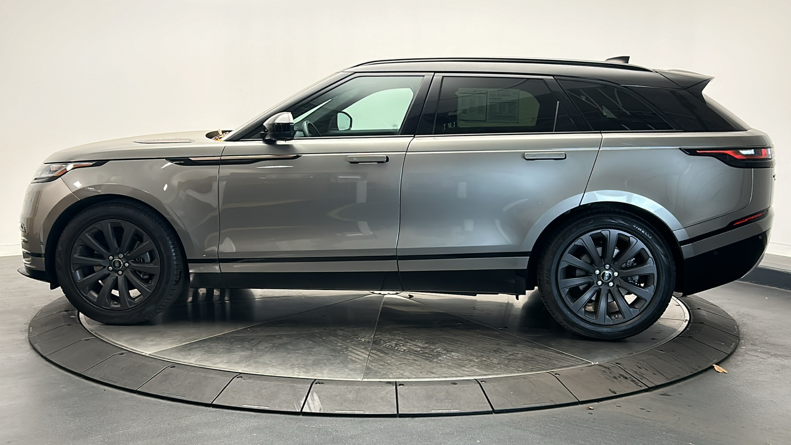 2019 Land Rover Range Rover Velar SE R-Dynamic 2