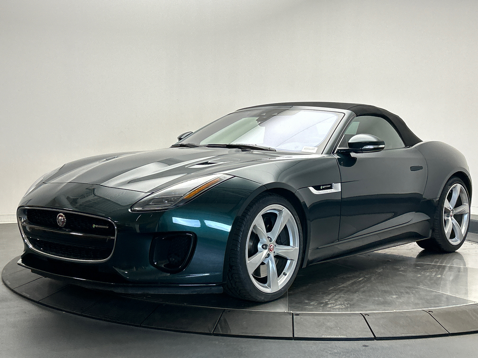 2020 Jaguar F-TYPE R-Dynamic 1