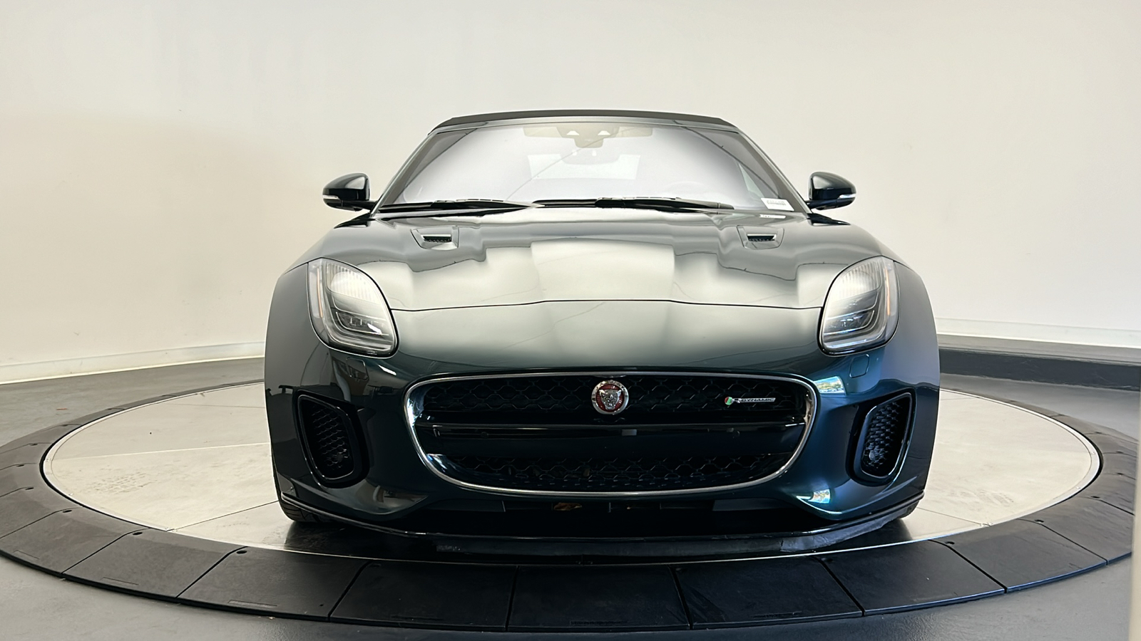 2020 Jaguar F-TYPE R-Dynamic 8