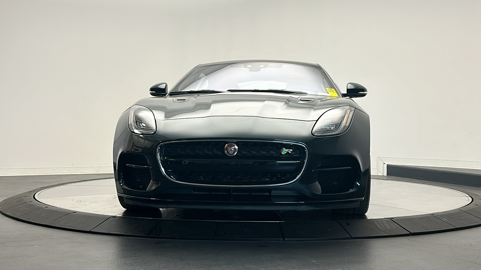 2020 Jaguar F-TYPE R 8