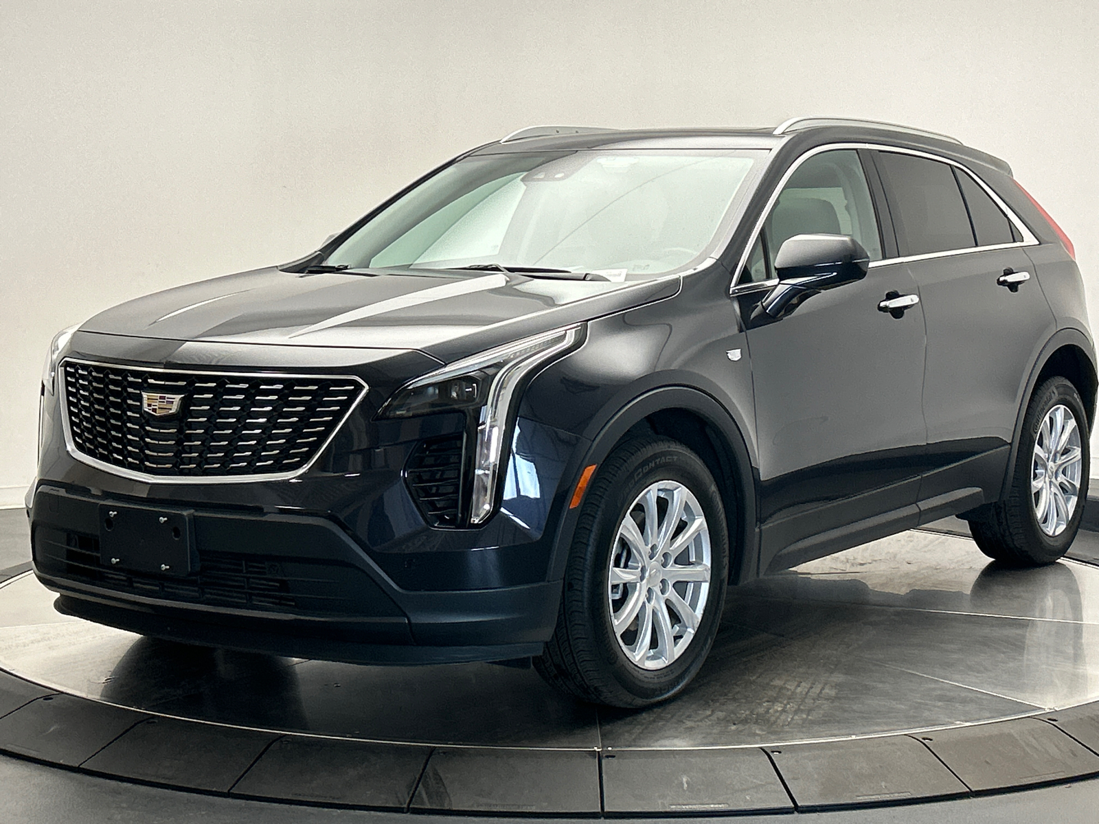 2022 Cadillac XT4 Luxury 1