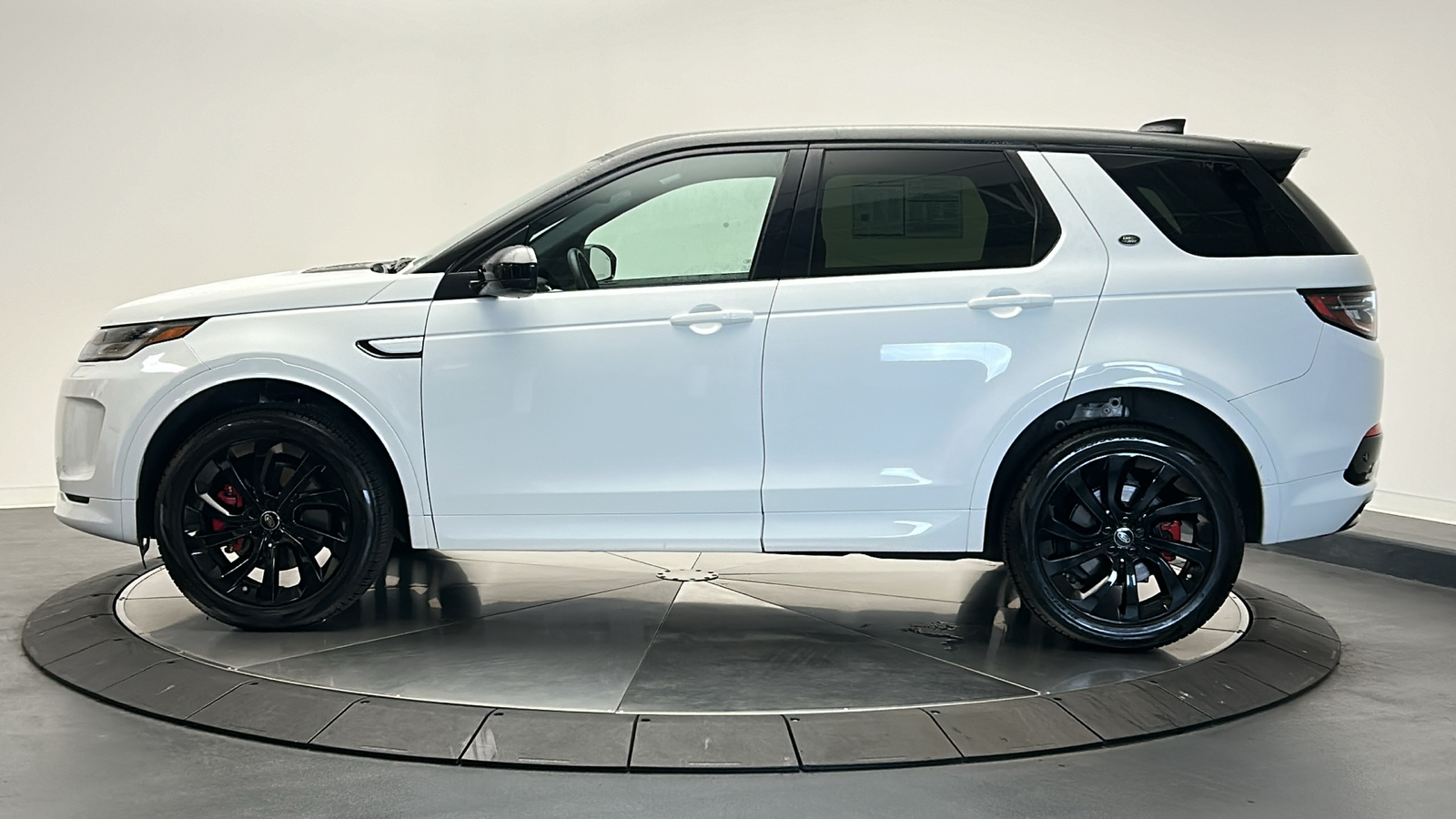 2023 Land Rover Discovery Sport SE R-Dynamic 2