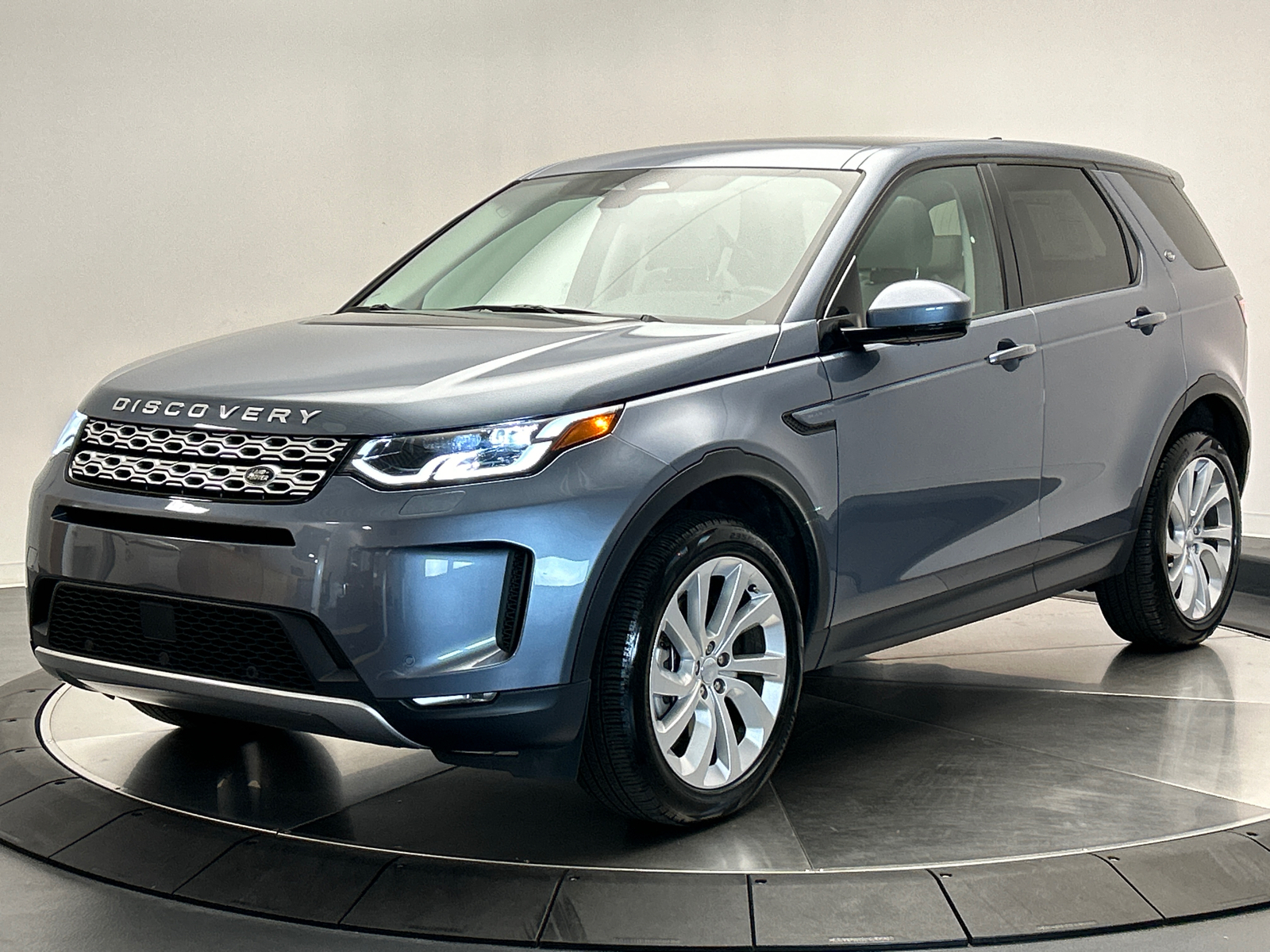 2023 Land Rover Discovery Sport SE 1