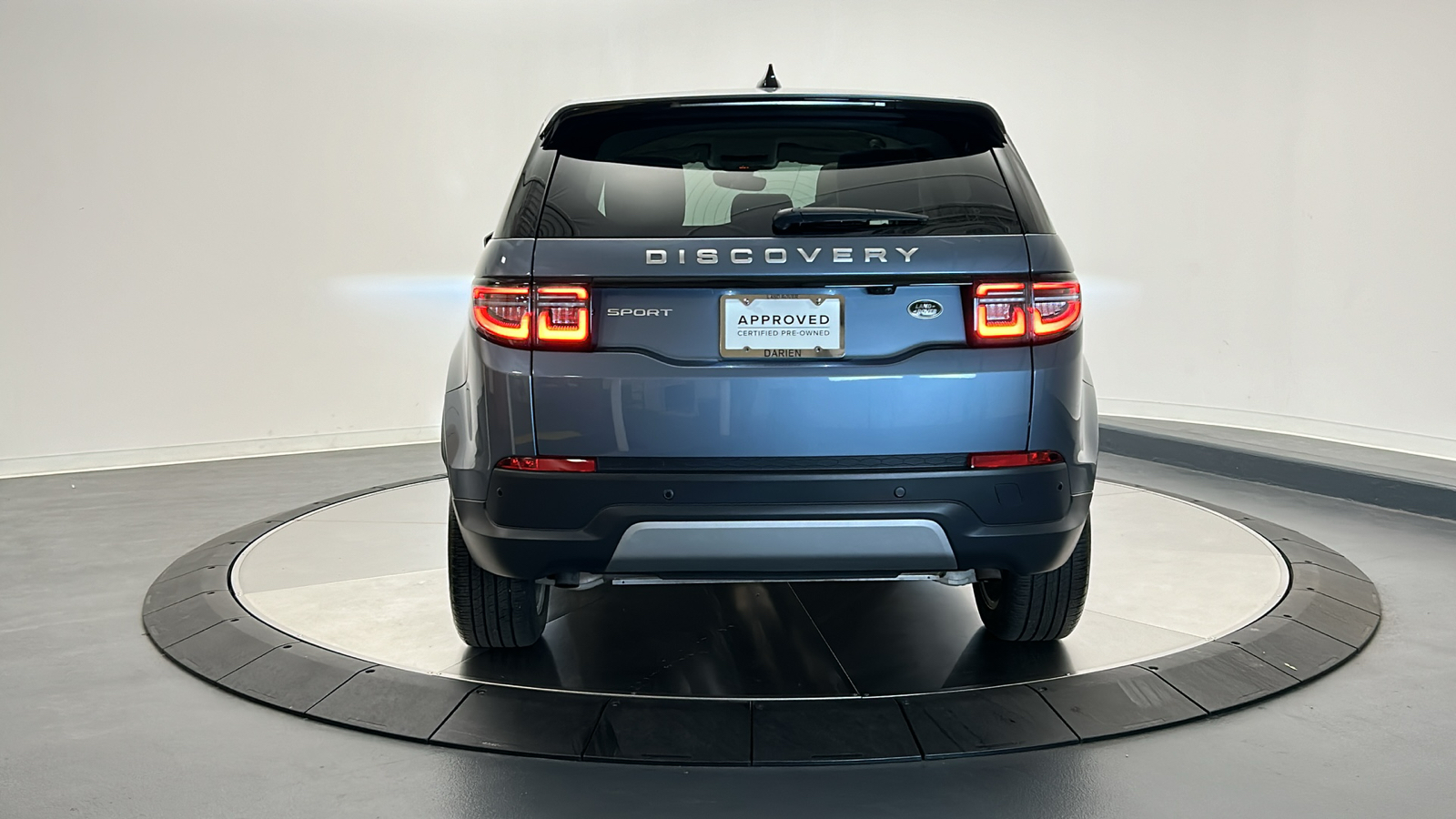 2023 Land Rover Discovery Sport SE 4