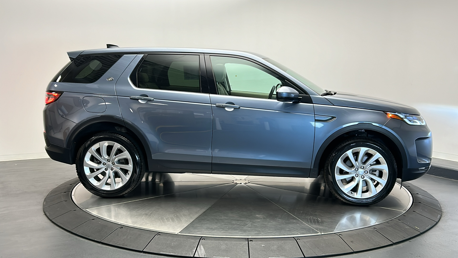 2023 Land Rover Discovery Sport SE 6