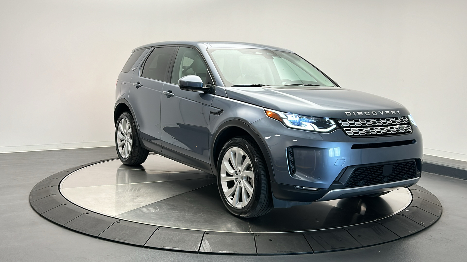 2023 Land Rover Discovery Sport SE 7