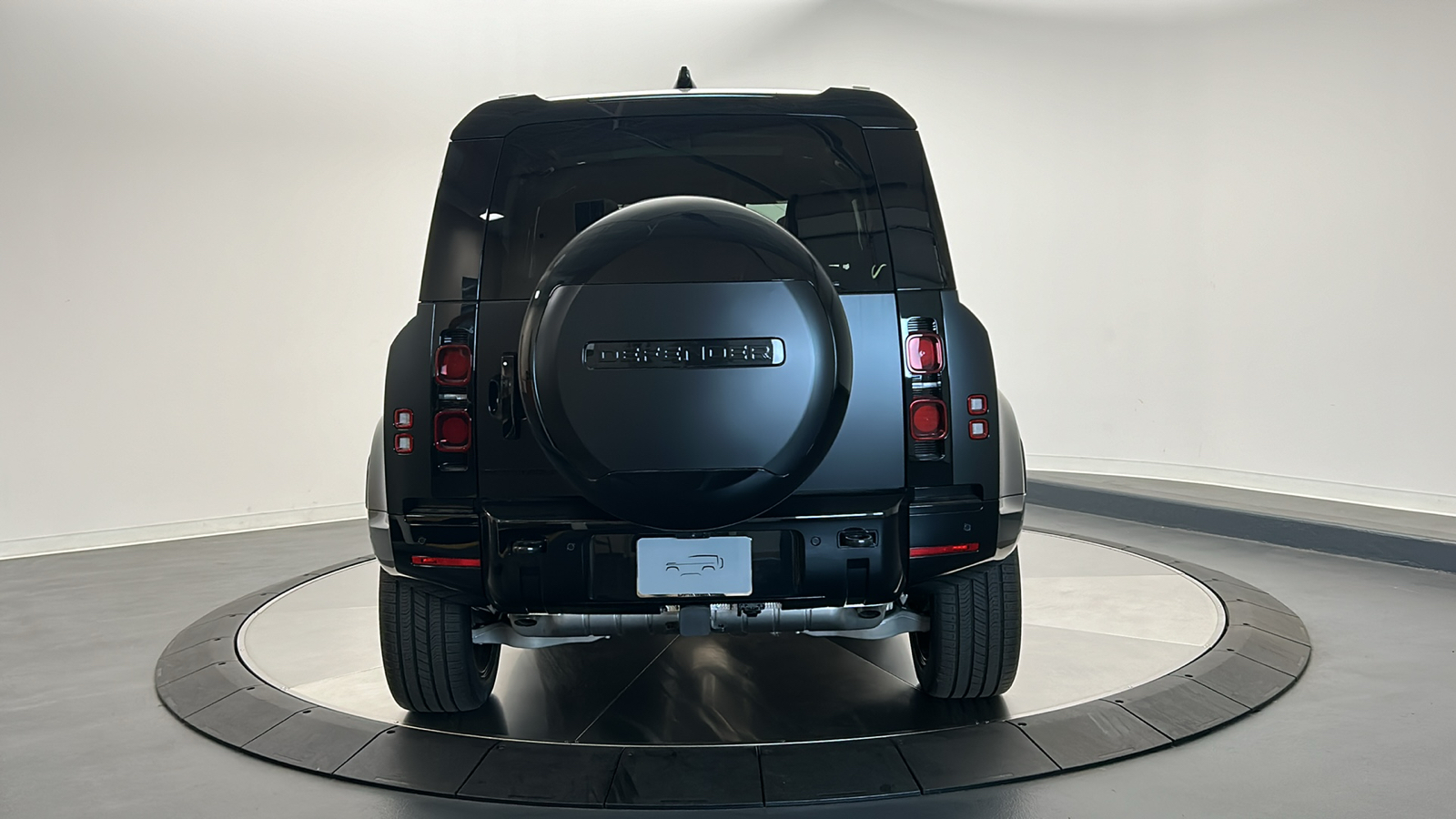 2024 Land Rover Defender 110 X-Dynamic SE 4