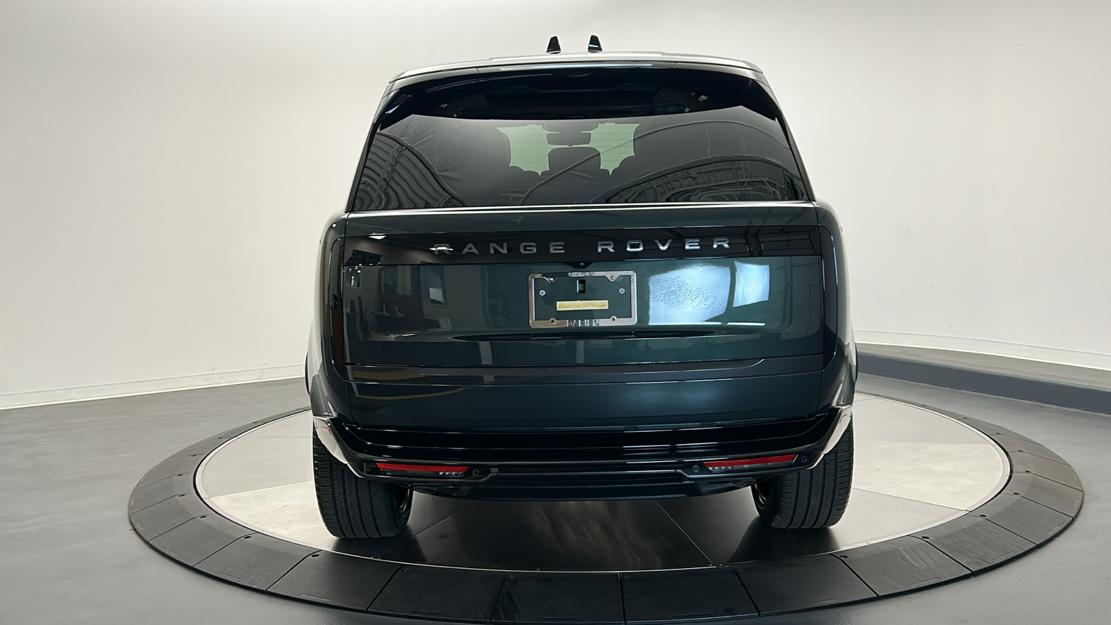 2024 Land Rover Range Rover SE 4