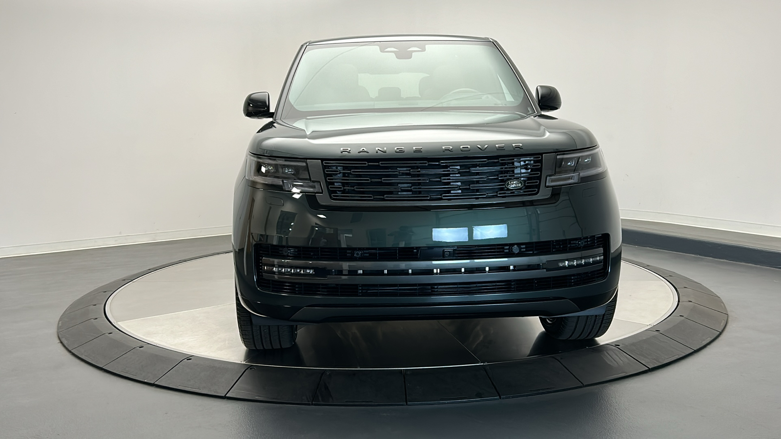 2024 Land Rover Range Rover SE 8