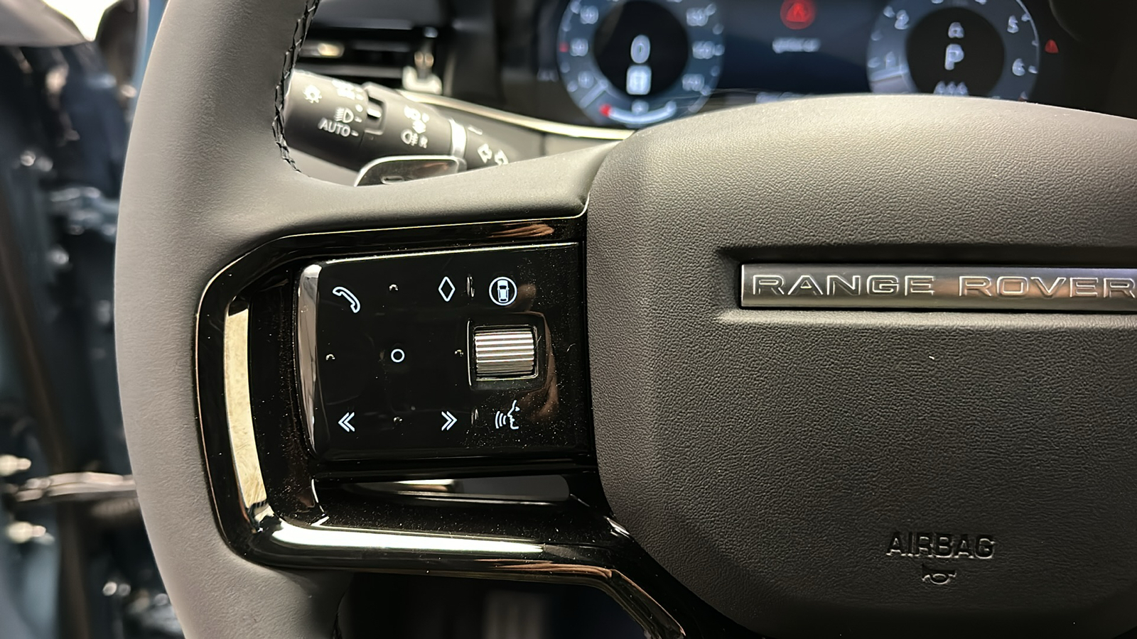 2024 Land Rover Range Rover Evoque Dynamic 14