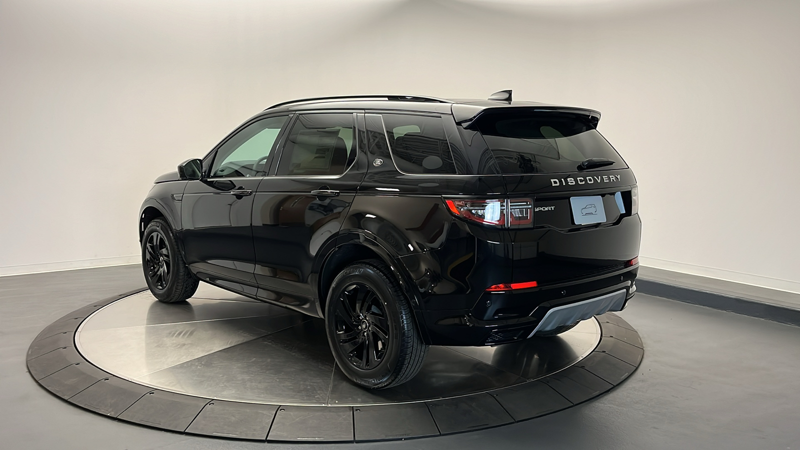 2024 Land Rover Discovery Sport S 3