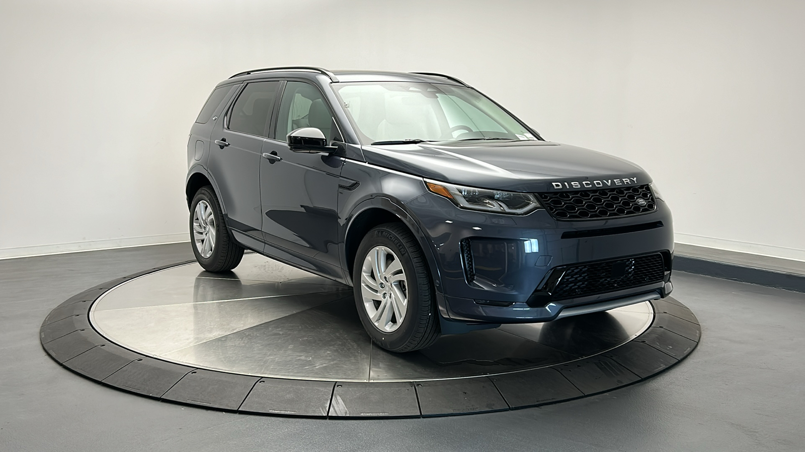 2024 Land Rover Discovery Sport S 7