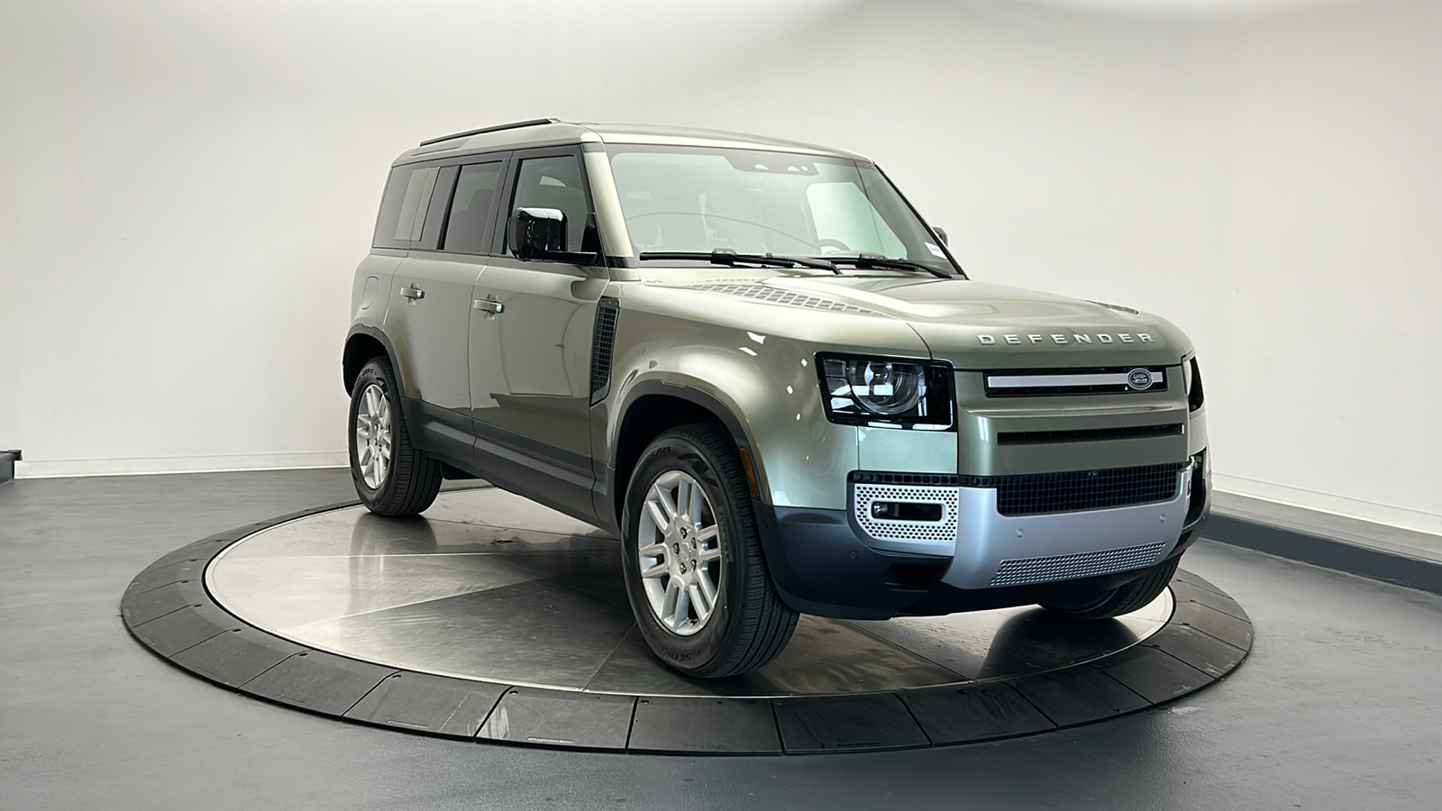 2025 Land Rover Defender 110 S 7