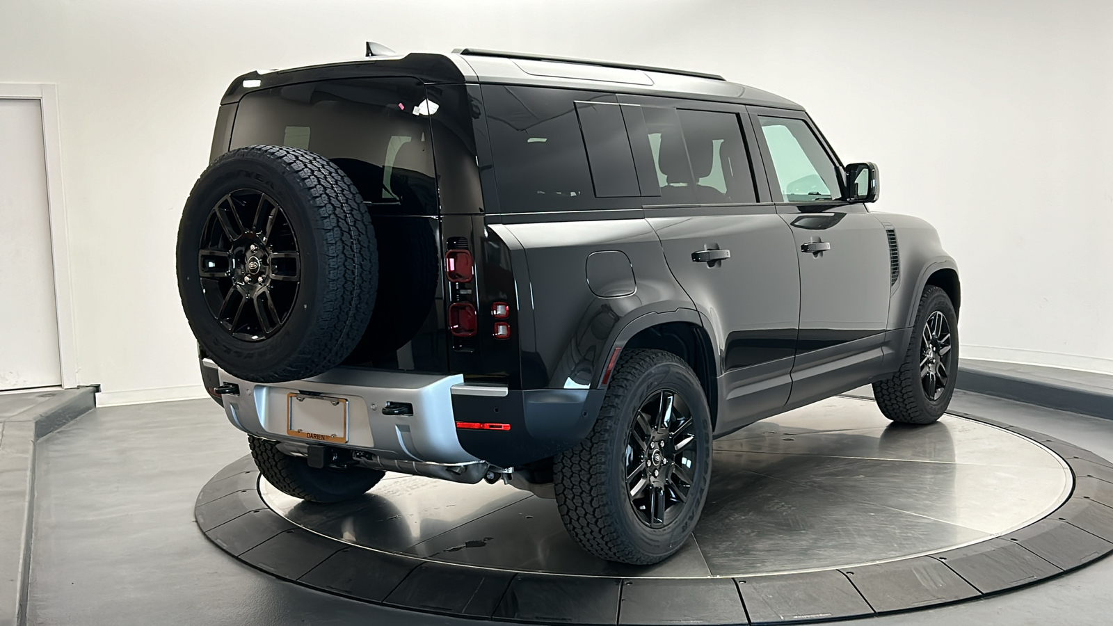 2025 Land Rover Defender 110 S 5