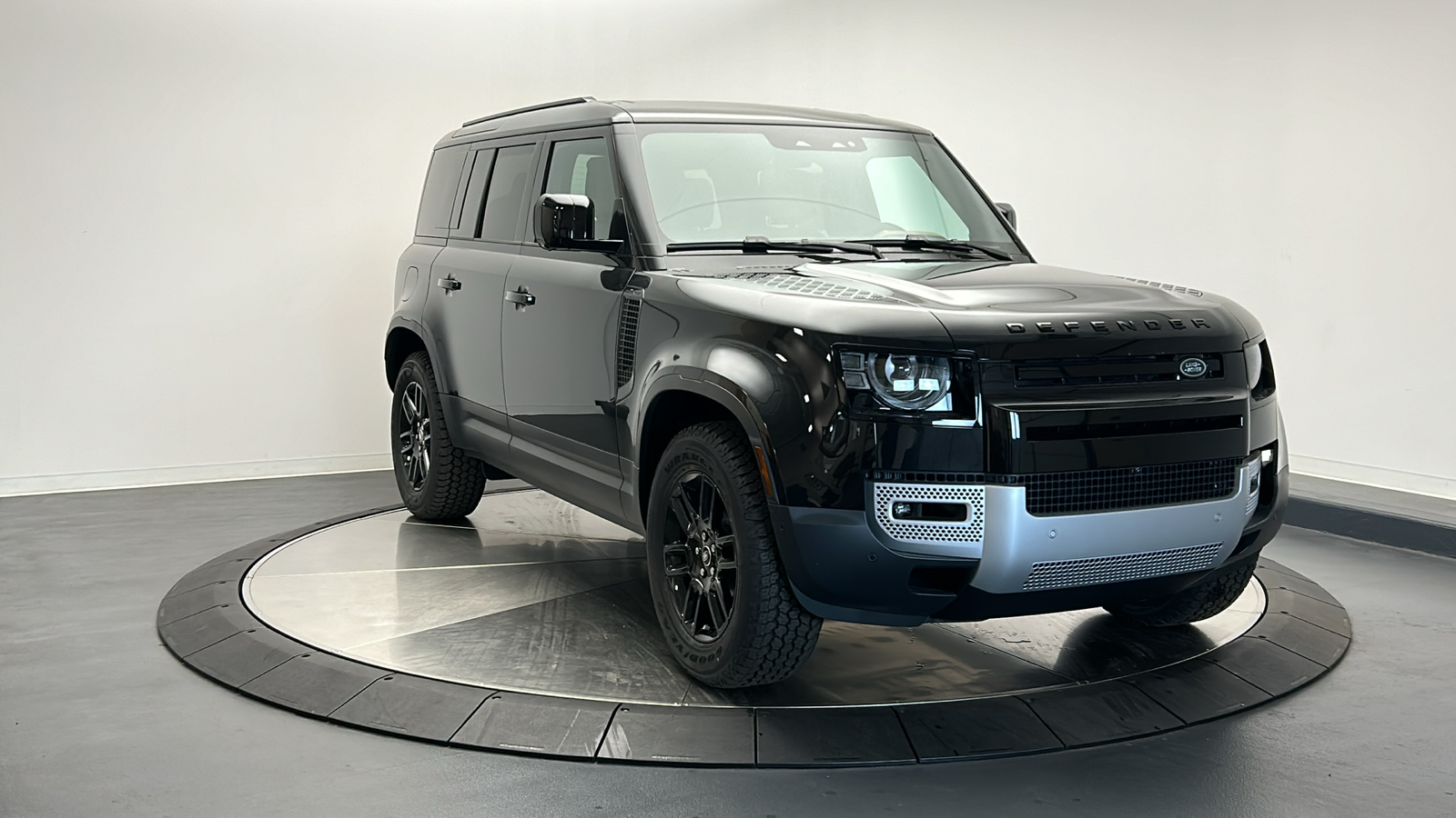 2025 Land Rover Defender 110 S 7