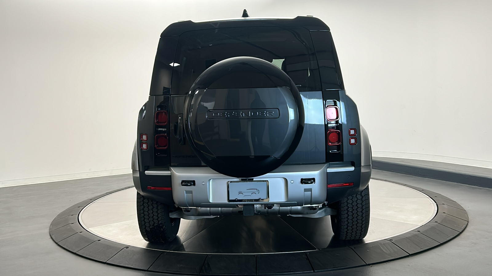 2025 Land Rover Defender 110 S 4