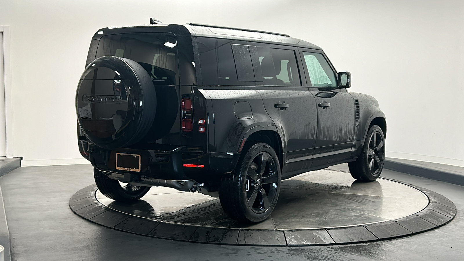 2025 Land Rover Defender 110 X-Dynamic SE 5