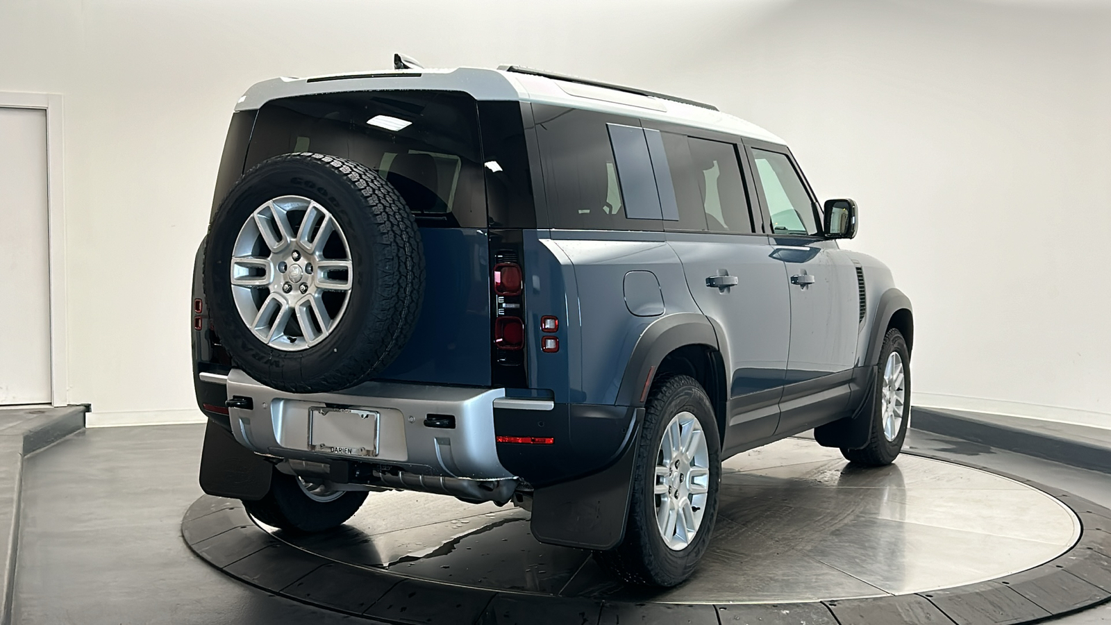 2025 Land Rover Defender 110 S 5