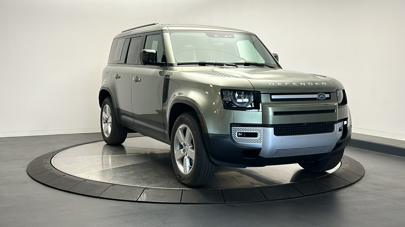 2025 Land Rover Defender 110 S 7