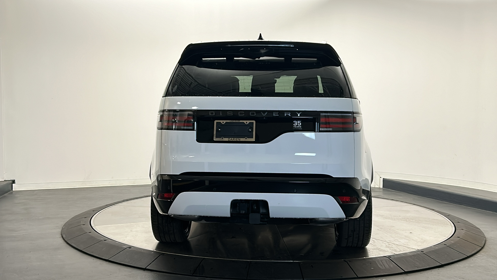 2025 Land Rover Discovery Dynamic SE 4