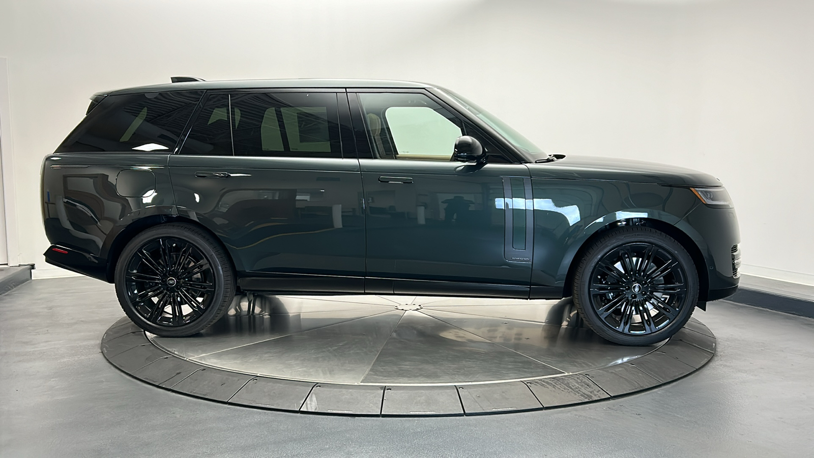 2025 Land Rover Range Rover Autobiography 6