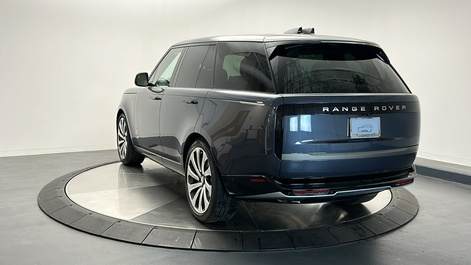 2025 Land Rover Range Rover SE 3