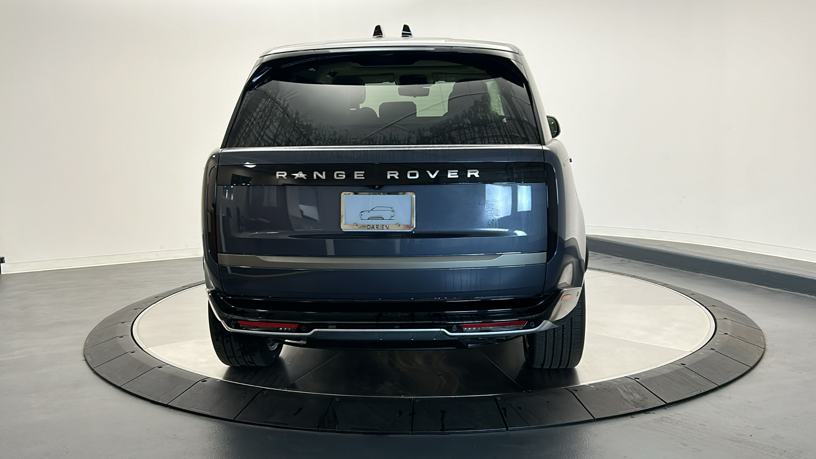 2025 Land Rover Range Rover SE 4