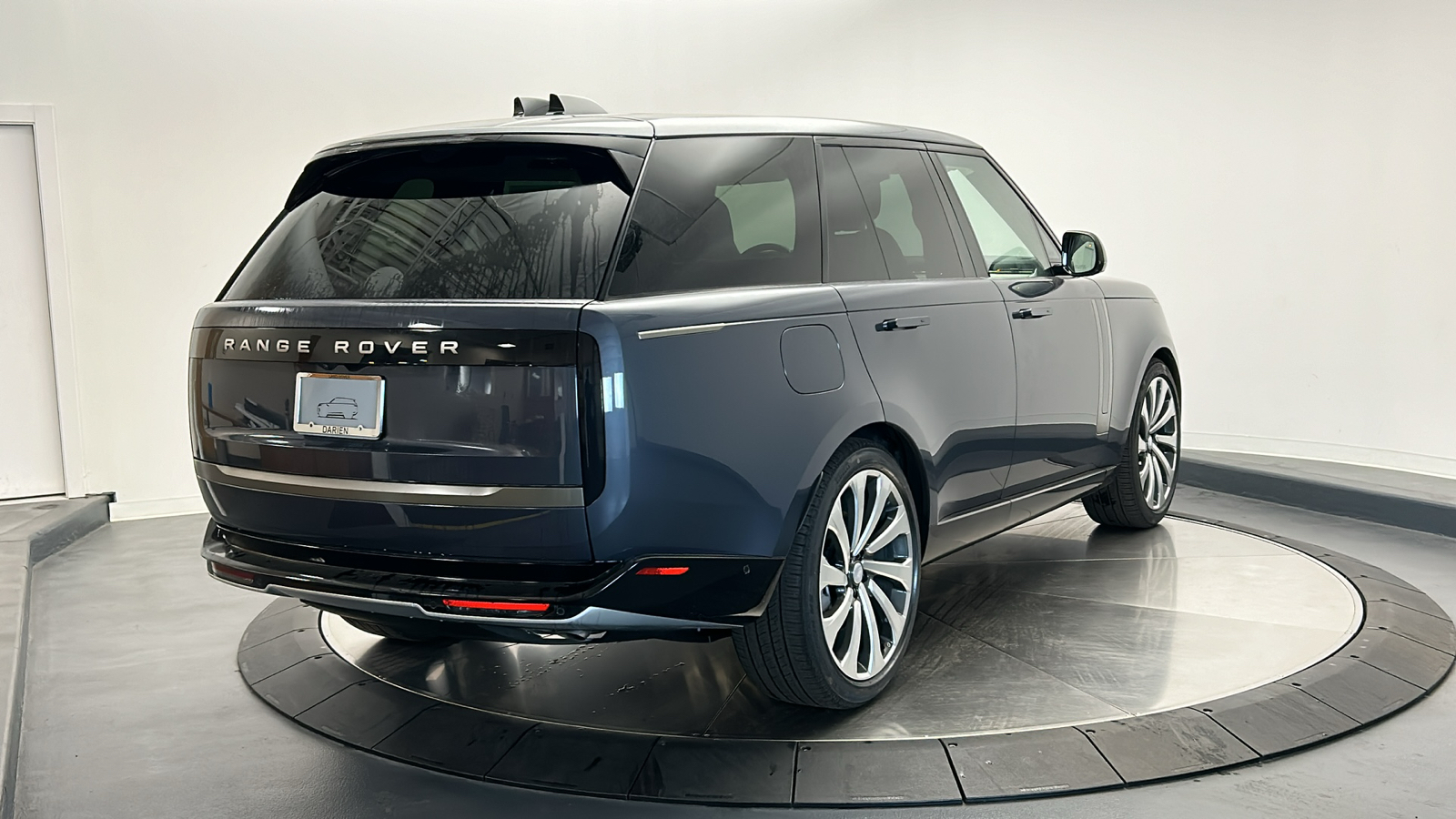 2025 Land Rover Range Rover SE 5