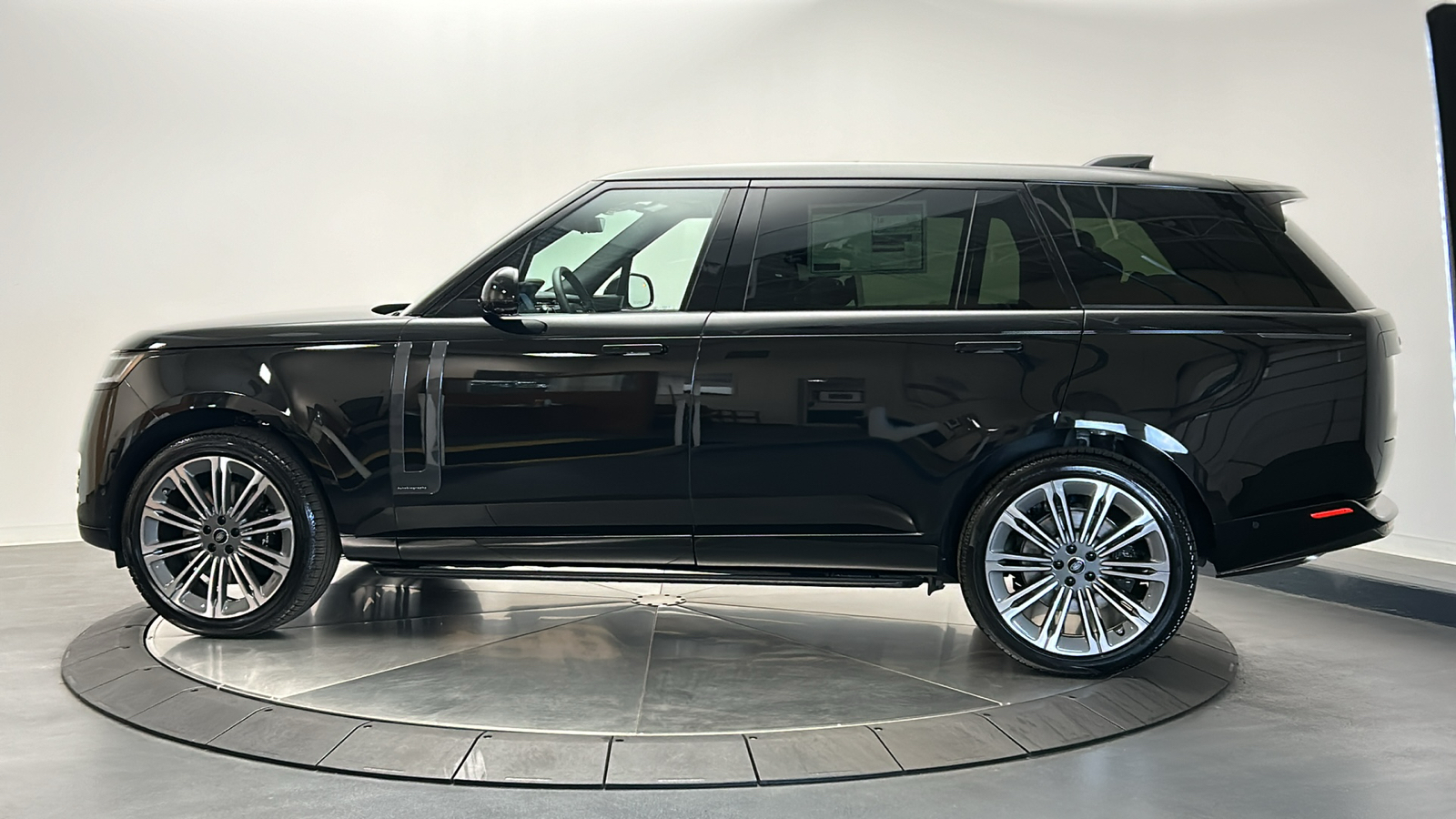 2025 Land Rover Range Rover Autobiography 2