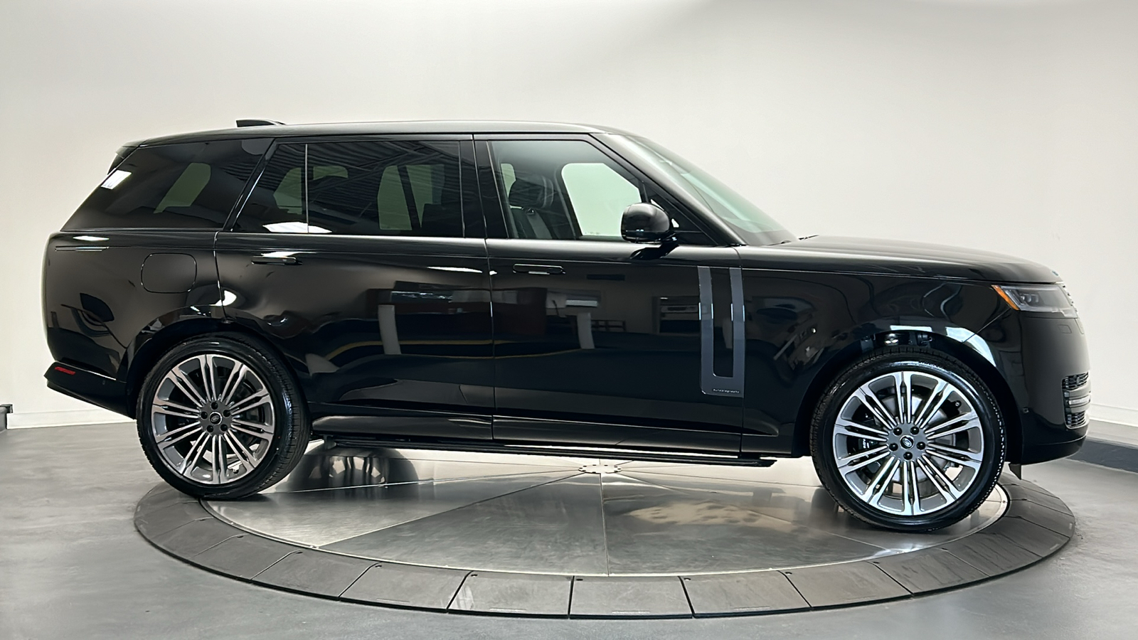 2025 Land Rover Range Rover Autobiography 6