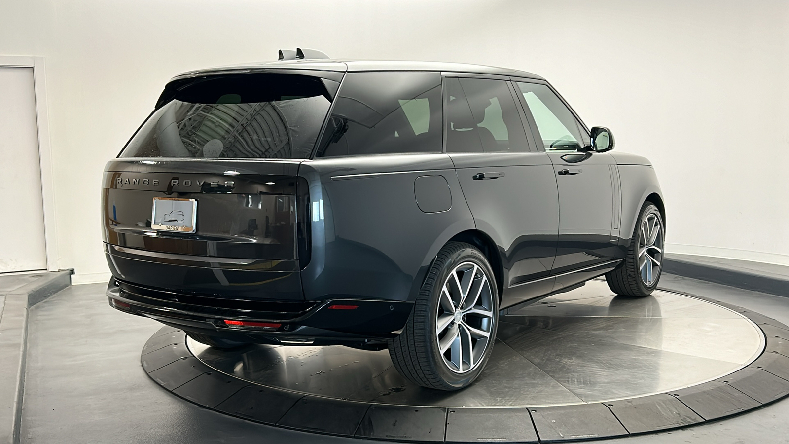 2025 Land Rover Range Rover SE 5