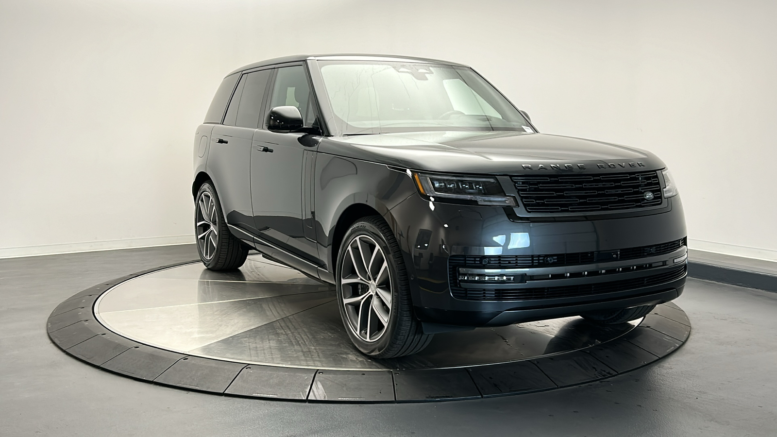 2025 Land Rover Range Rover SE 7