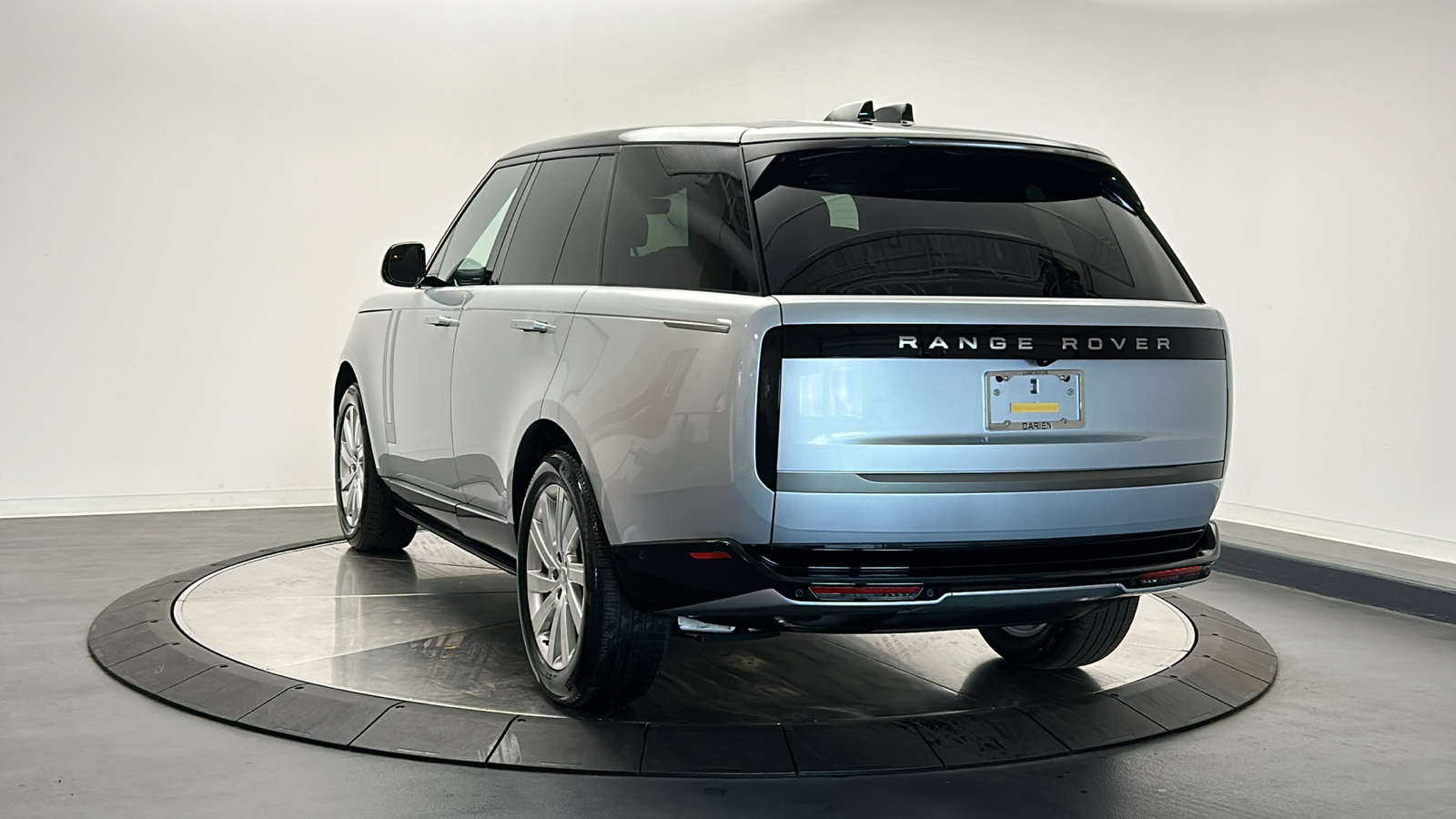 2025 Land Rover Range Rover SE 3