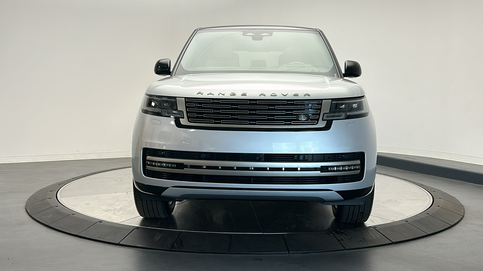 2025 Land Rover Range Rover SE 8