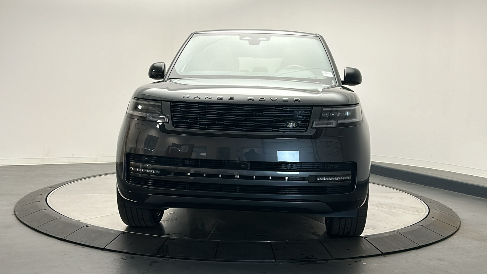 2025 Land Rover Range Rover SE 8