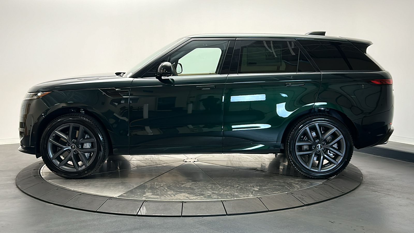 2025 Land Rover Range Rover Sport Dynamic 2