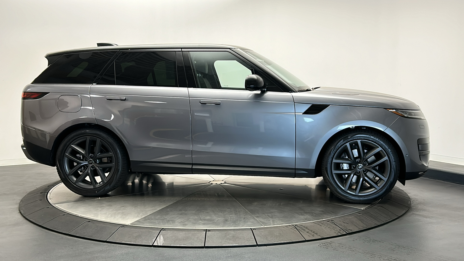 2025 Land Rover Range Rover Sport SE 6