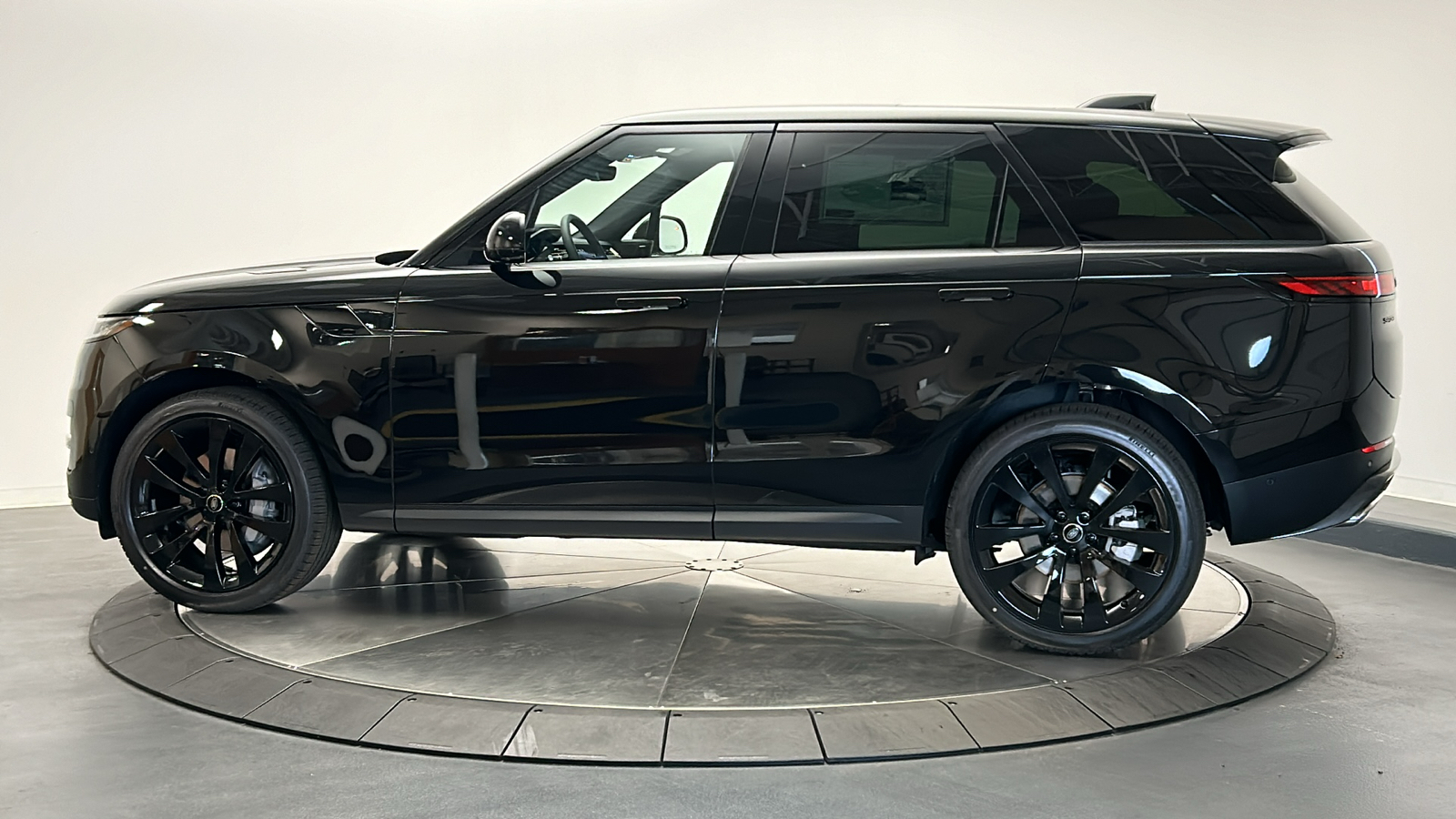 2025 Land Rover Range Rover Sport SE 2