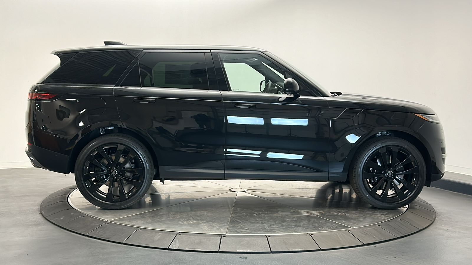 2025 Land Rover Range Rover Sport SE 6