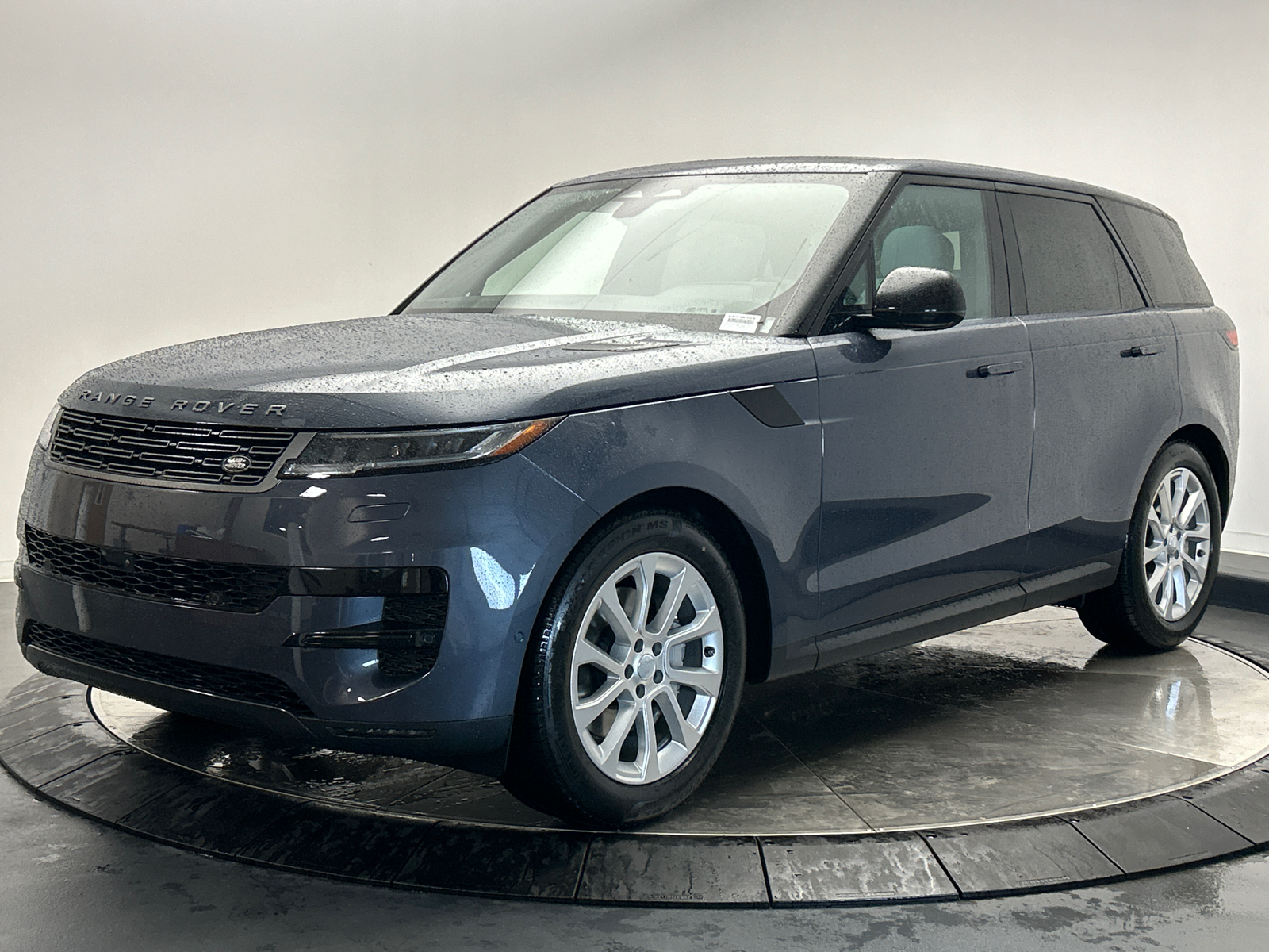 2025 Land Rover Range Rover Sport SE 1